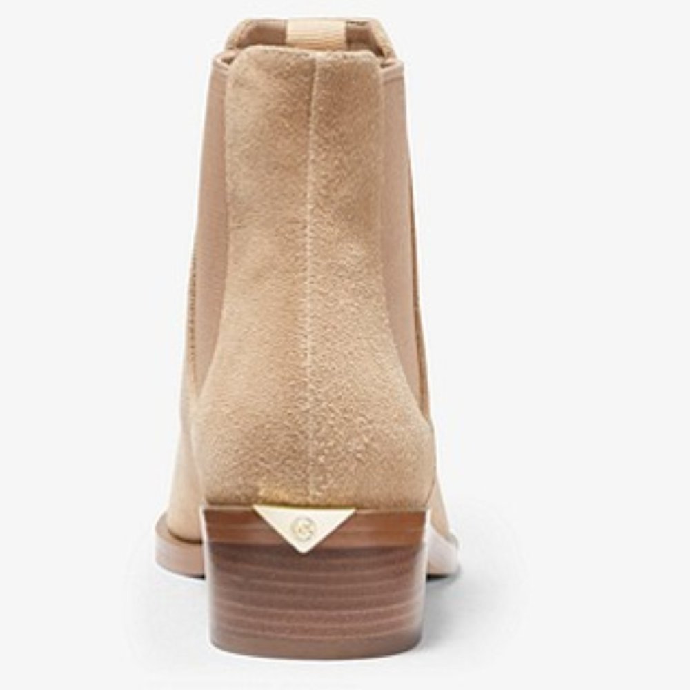 Boots - Picture 3 of 3